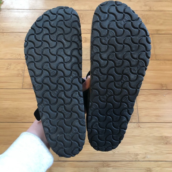 EUC Birkenstock leather gizeh - Picture 2 of 3